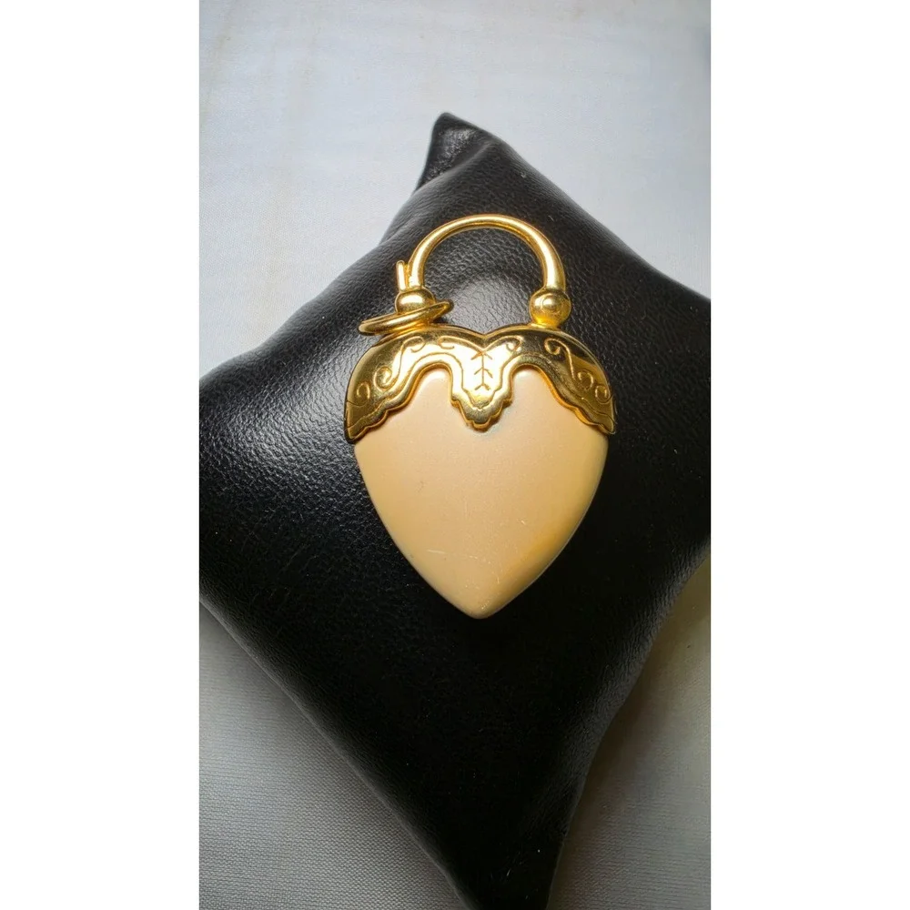 Joan Rivers product vintage